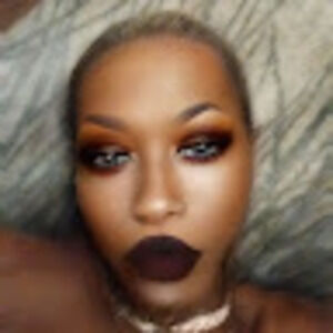 Meet your Posher, Makia